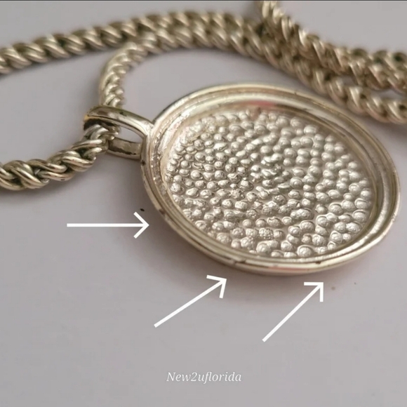 Kendra Scott Bowen Zebra Necklace & Clip On Earrings - Picture 9 of 14